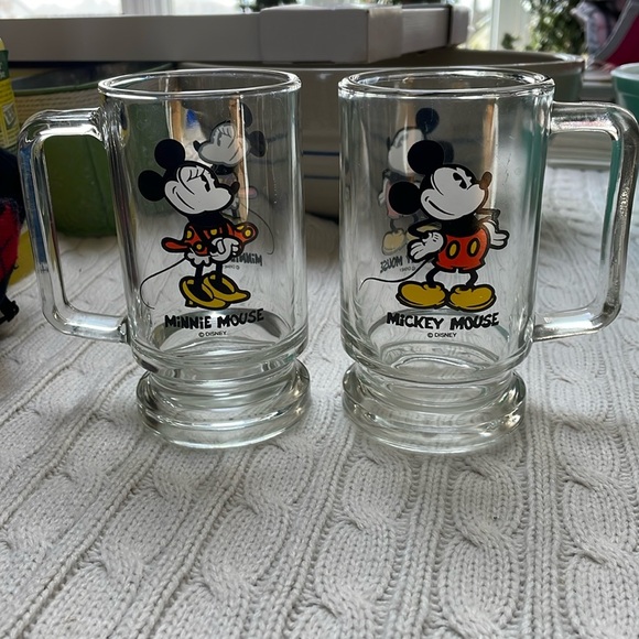 Vintage Walt Disney Production Mickey and Minnie Mouse Glass Footed Mug Set - Picture 2 of 10